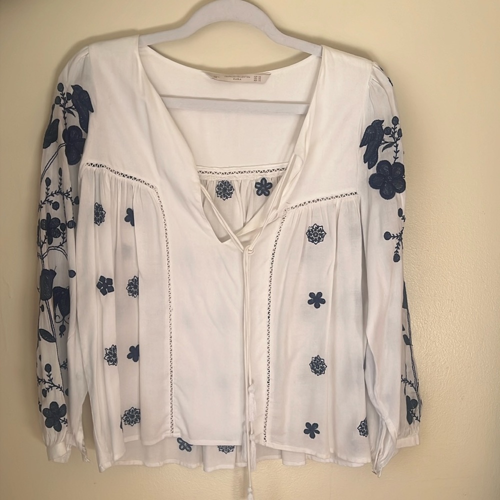 NWOT Zara Blue White Embroidered Floral Blouse Sz XS